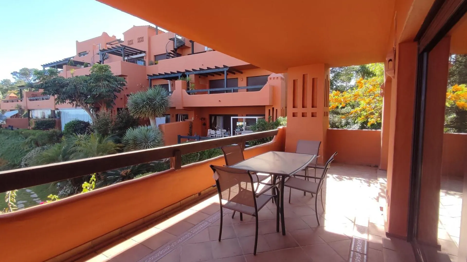 Paraiso Galera - Apartamento Con Piscina Estepona Spain